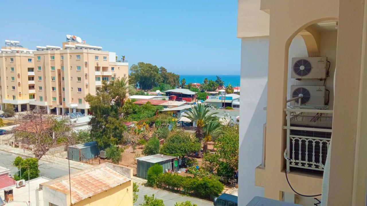 Luxury Private Rooms -Sea View, Netflix, Gym- 5 Min From Beach! - Private Room In Shared Apartment Larnaca Luaran gambar