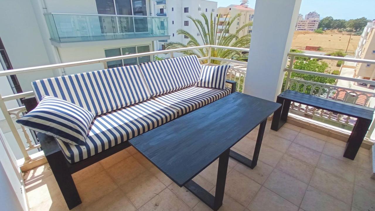 Luxury Private Rooms -Sea View, Netflix, Gym- 5 Min From Beach! - Private Room In Shared Apartment Larnaca Luaran gambar